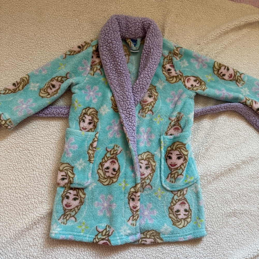 Frozen Elsa Robe - Picture 3 of 5